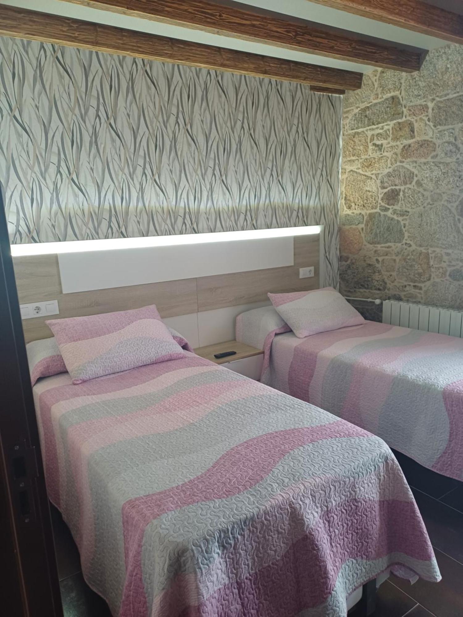 O Cabanel Albergue-Bar Villastose Zewnętrze zdjęcie