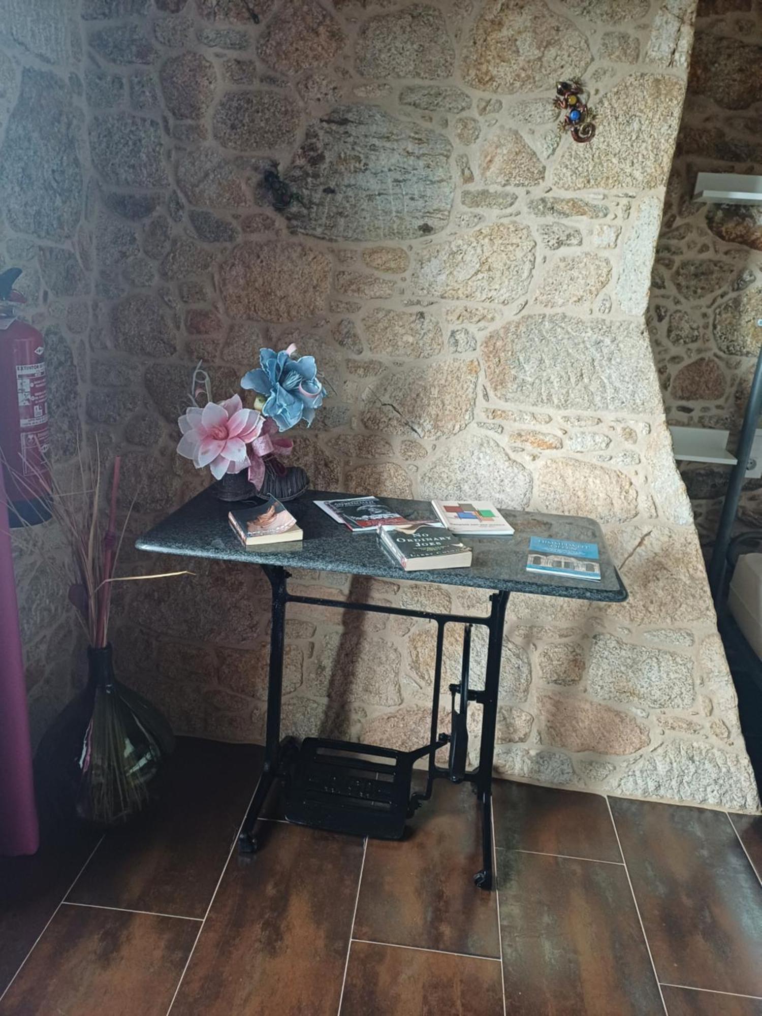 O Cabanel Albergue-Bar Villastose Zewnętrze zdjęcie