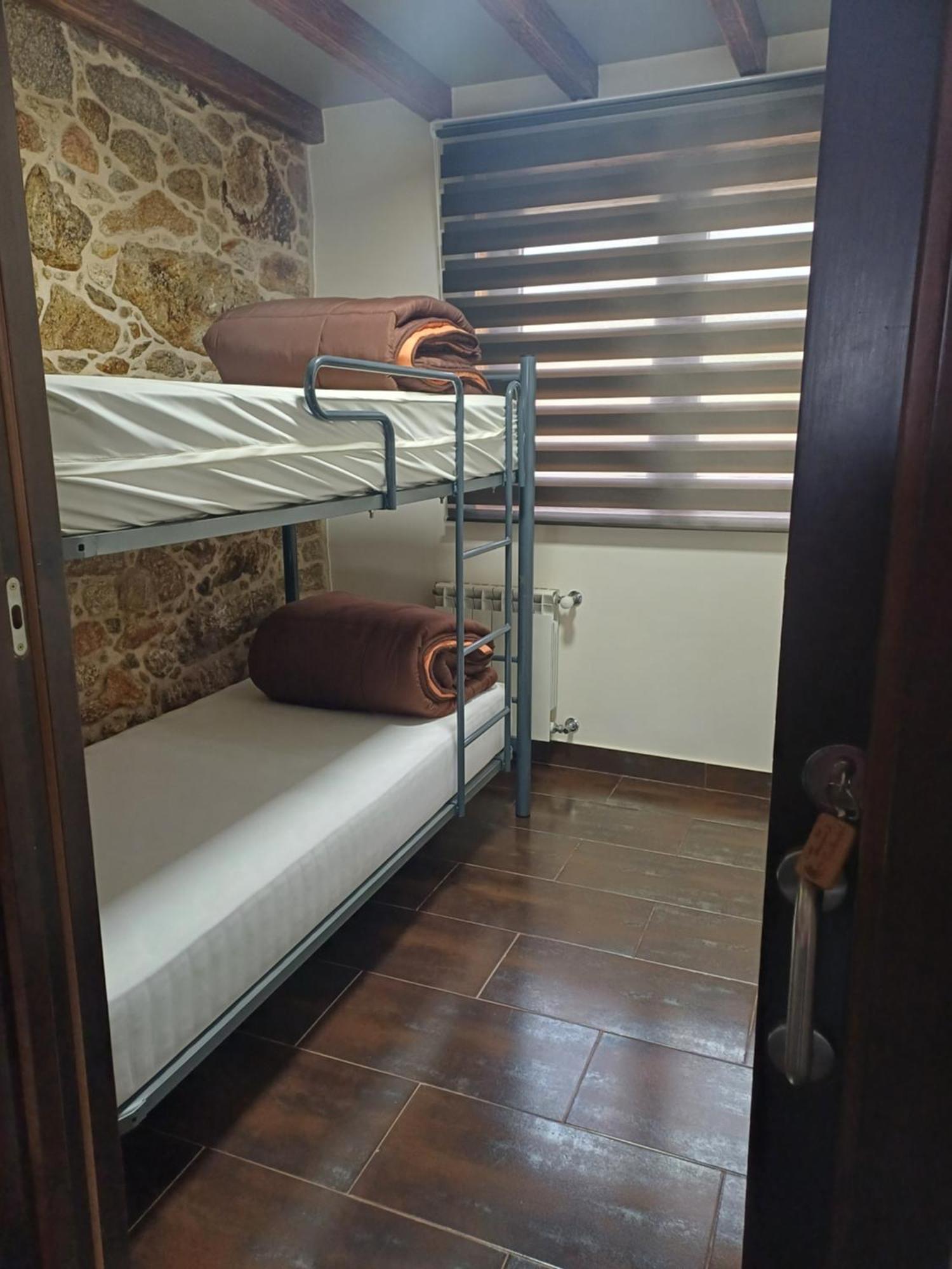 O Cabanel Albergue-Bar Villastose Zewnętrze zdjęcie